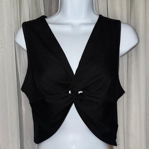 SHEIN Tops - SHEIN Black Knot-Front Sleeveless Crop Top